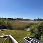 Backstugan - Litet Hus Med Storslaget Laege
